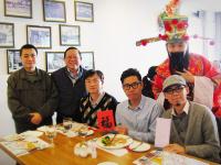 Professor Chan had a lunch gathering with his team in Dissecting Laboratory during Chinese New Year.